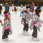 Škola bruslení: závěrečná lekce s karnevalem masek