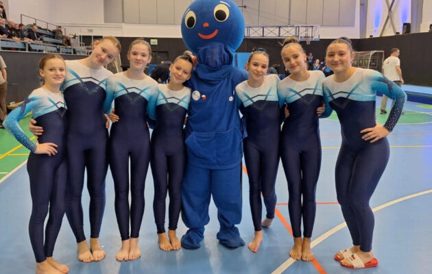 Teamgymové závodnice Spartku v Říčanech