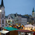 FOTO: Vánoční trhy na Krakonošově náměstí. Co vás zaujalo?