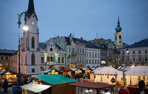 Vánoční trhy na Krakonošově náměstí v Trutnově