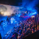 Vyprodaný KlonDike nechtěl kapelu Tři sestry pustit z pódia