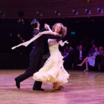 Ples MFK: Šoumen Švancara, tanečnice Vondráčková a zpěvák Ztracený