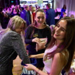 Ples MFK: Šoumen Švancara, tanečnice Vondráčková a zpěvák Ztracený