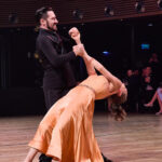 Ples MFK: Šoumen Švancara, tanečnice Vondráčková a zpěvák Ztracený