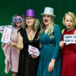 Ples MFK: Šoumen Švancara, tanečnice Vondráčková a zpěvák Ztracený