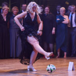 Ples MFK: Šoumen Švancara, tanečnice Vondráčková a zpěvák Ztracený