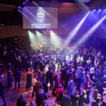 Ples MFK: Šoumen Švancara, tanečnice Vondráčková a zpěvák Ztracený