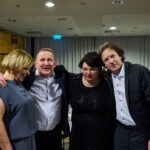 Ples MFK: Šoumen Švancara, tanečnice Vondráčková a zpěvák Ztracený