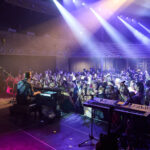 Ples MFK: Šoumen Švancara, tanečnice Vondráčková a zpěvák Ztracený