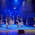 FOTO, VIDEO: Městský ples nabídl i vystoupení CZirkidz Company