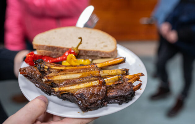 Přehlídka trofejí a zvěřinové hody na Lesárně