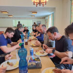 Lesáci na Vasově běhu se stříbrným jubilantem učitelem Kejklíčkem