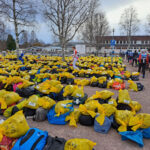 Lesáci na Vasově běhu se stříbrným jubilantem učitelem Kejklíčkem