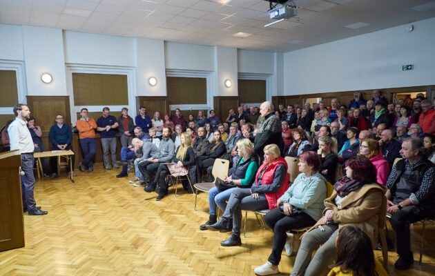 Setkání vedení města a občanů Trutnova kvůli lomu v Libči