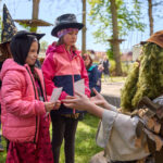 FOTO: Filmové hvězdy ze světa kouzel bavily na SVČ, u dětí vyhrál Shrek