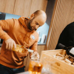 Listování v Trutnově s Tomášem Šebkem o knize Objektivní nález: Moje nejtěžší mise