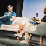 Listování v Trutnově s Tomášem Šebkem o knize Objektivní nález: Moje nejtěžší mise