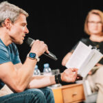 Listování v Trutnově s Tomášem Šebkem o knize Objektivní nález: Moje nejtěžší mise