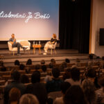 Listování v Trutnově s Tomášem Šebkem o knize Objektivní nález: Moje nejtěžší mise