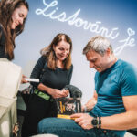 Listování v Trutnově s Tomášem Šebkem o knize Objektivní nález: Moje nejtěžší mise