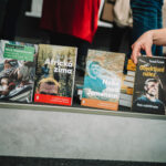 Listování v Trutnově s Tomášem Šebkem o knize Objektivní nález: Moje nejtěžší mise