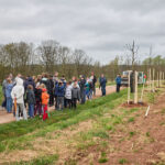 Ve Voletinách přibylo 35 ovocných stromů, se sázením pomáhaly děti