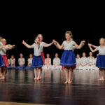 FOTO: Po tanečkách v Uffu skončili Smrťačka a Smrťák v Úpě