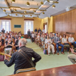 Akademie umění prvního věku - předání vysvědčení a výstava Salon akademiků