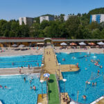 FOTO: Trutnovské koupaliště zahájilo novou sezonu, vstupné zdražilo