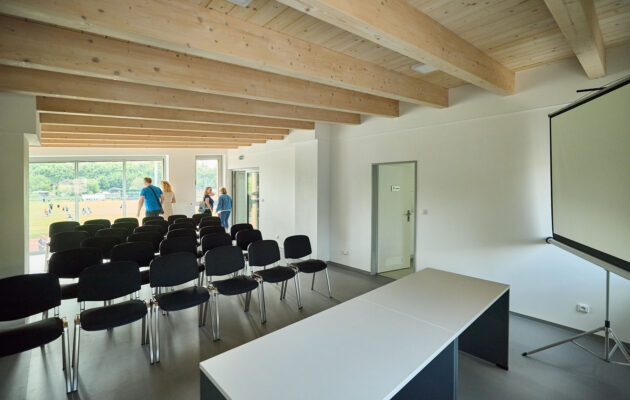 Když šatny dostanou styl. „Horňák“ otevřel nové sportovní zázemí