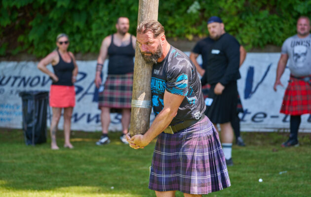 Skotské hry počtvrté v Trutnově: domácí Radek Horák skončil druhý