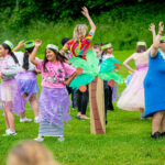 Zahradní slavnost: paralympionička a parkourová show inspirovaly děti k pohybu