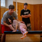 Zahradní slavnost: paralympionička a parkourová show inspirovaly děti k pohybu