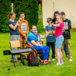 Zahradní slavnost: paralympionička a parkourová show inspirovaly děti k pohybu