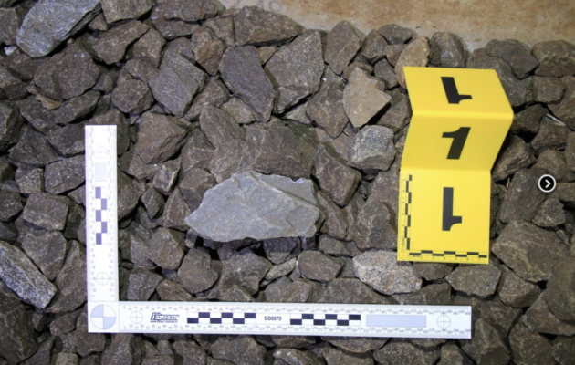 Kameny na železniční trati v Chotěvicích