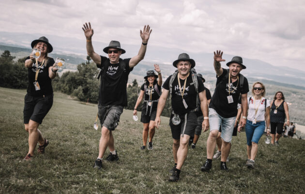 FOTO: Nachmelenej pochoďák aneb Když pivo chutná v pohybu