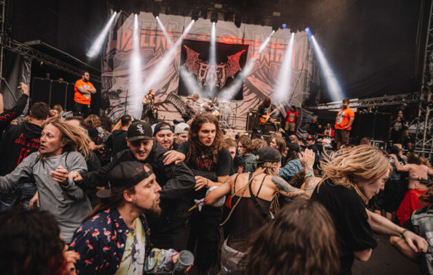 FOTO: První večer na Obscene Extreme patřil legendám i nováčkům