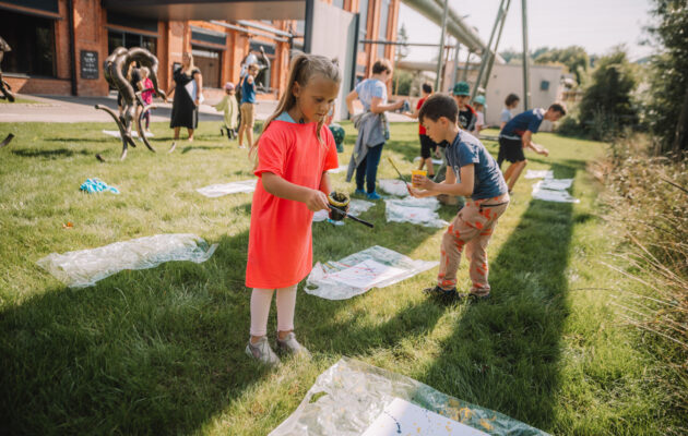 Barevné léto v EPO1. Děti tvořily, experimentovaly a objevovaly umění