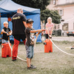 FOTO: Den s dobráky spojil poučení o práci hasičů s pohodovou zábavou