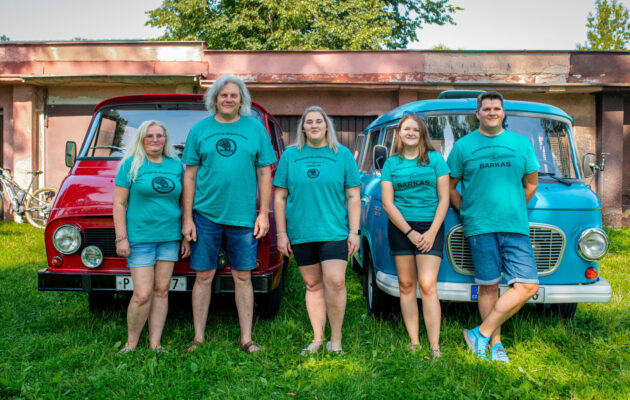 Pušovi na tripu. Přes 5000 kilometrů v retro autech a vyjít si na Etnu