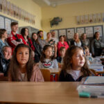 Hurá do školy! Téměř čtyři stovky dětí poprvé zasedly do lavic v Trutnově