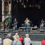 FOTO: Trutnovský jarmark – hudba, řemesla a rodinná pohoda na Krakonošově náměstí