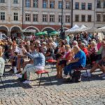 FOTO: Trutnovský jarmark – hudba, řemesla a rodinná pohoda na Krakonošově náměstí