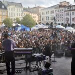 FOTO: Trutnovský jarmark – hudba, řemesla a rodinná pohoda na Krakonošově náměstí