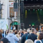 FOTO: Trutnovský jarmark – hudba, řemesla a rodinná pohoda na Krakonošově náměstí