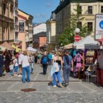 FOTO: Trutnovský jarmark – hudba, řemesla a rodinná pohoda na Krakonošově náměstí