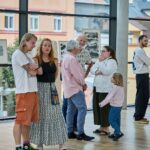 Výrazně barevná díla umělce Daniela Sušky přitahují neskutečnou energií