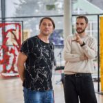 Výrazně barevná díla umělce Daniela Sušky přitahují neskutečnou energií