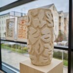 Výrazně barevná díla umělce Daniela Sušky přitahují neskutečnou energií