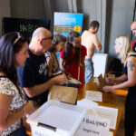 Český rekord: Nad Hradcem letělo 81 balonů, další program mění počasí